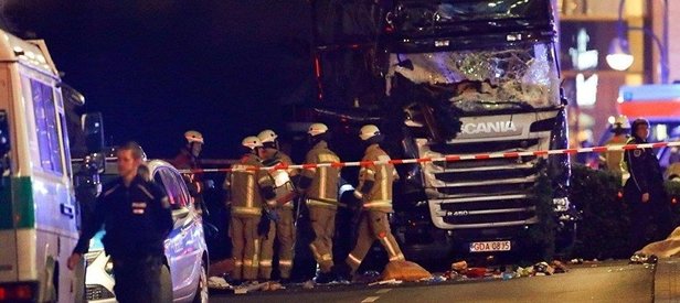 Berlin saldırısıyla ilgili 3 kişi İstanbulda yakalandı