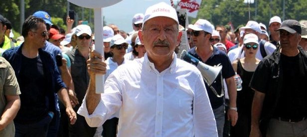 CHP yürüyüşünde kirli tezgah!