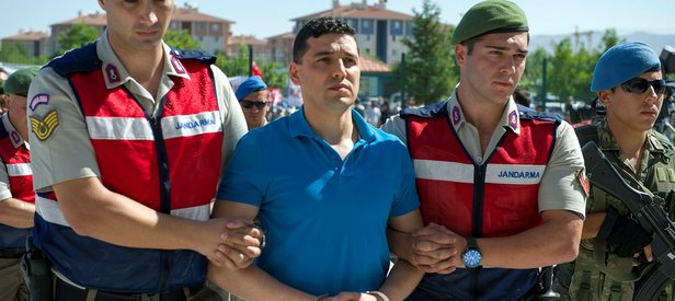 Darbeci Hakan Karakuştan masallar