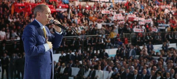 Kim dönerse dönsün biz dönmeyiz bu yoldan