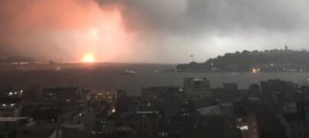 Haydarpaşa Limanında korkutan yangın