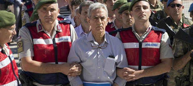 Akın Öztürk: Darbeyi dış destekli FETÖ yaptı