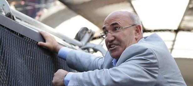 CHPli Mahmut Tanal öz abisini aşağıladı