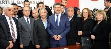 CHP'den istifa eden 40 kişi AK Parti'ye üye oldu