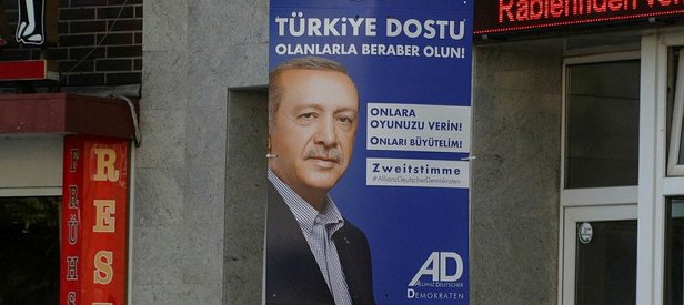Erdoğanın oy çağrısı Almanyada seçim afişlerinde