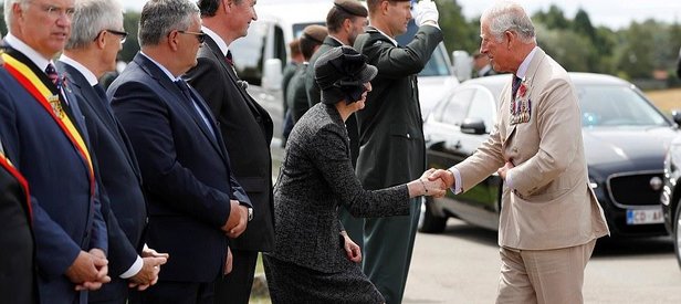 Theresa Mayin işi de zor!