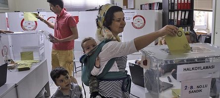 Yurt dışında 1 milyon 241 bin seçmen oy kullandı