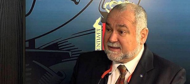 Üç kişi daha vardı