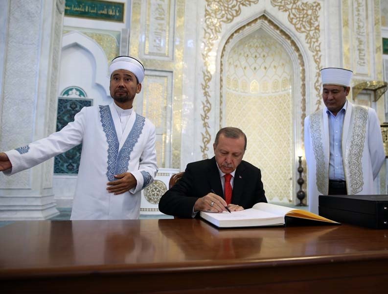 Erdoğan'dan Kazakistan'da ulu cami ziyareti