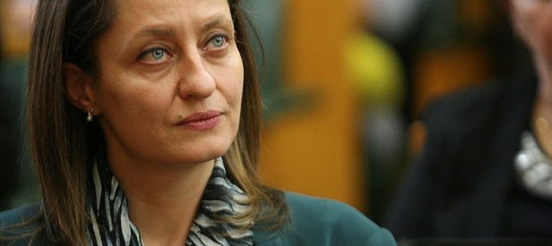 CHPli Şafak Pavey milletvekilliğinden istifa etti