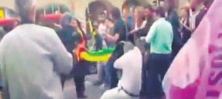 Alman polisi PKK’lıları dövdü
