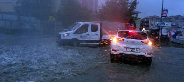 İstanbulda afet! Caddeleri su bastı