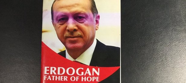 Somalili gençler Cumhurbaşkanı Erdoğanın kitabını yazdı