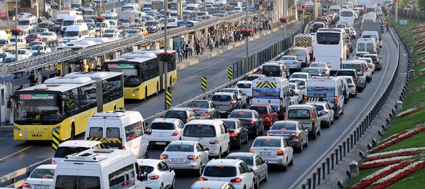 Trafikte zorunlu uygulama başladı