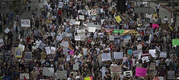 ABD halkı kamplara ayrıldı!