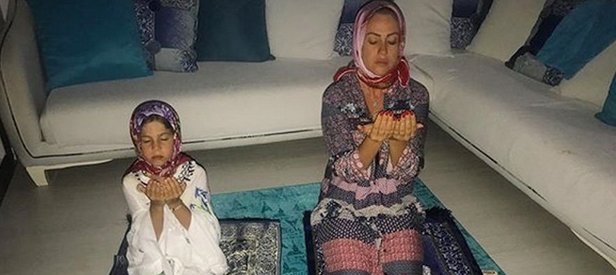Yeliz Yeşilmenden namaz fotoğrafı